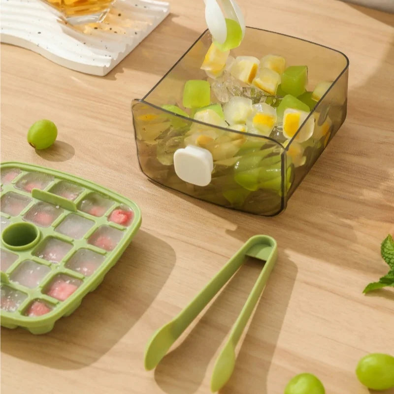 IceBox Premium 48 – Gelo Inteligente com Tampa e Reservatório-Solte os cubos com um toque e mantenha seu freezer organizado!